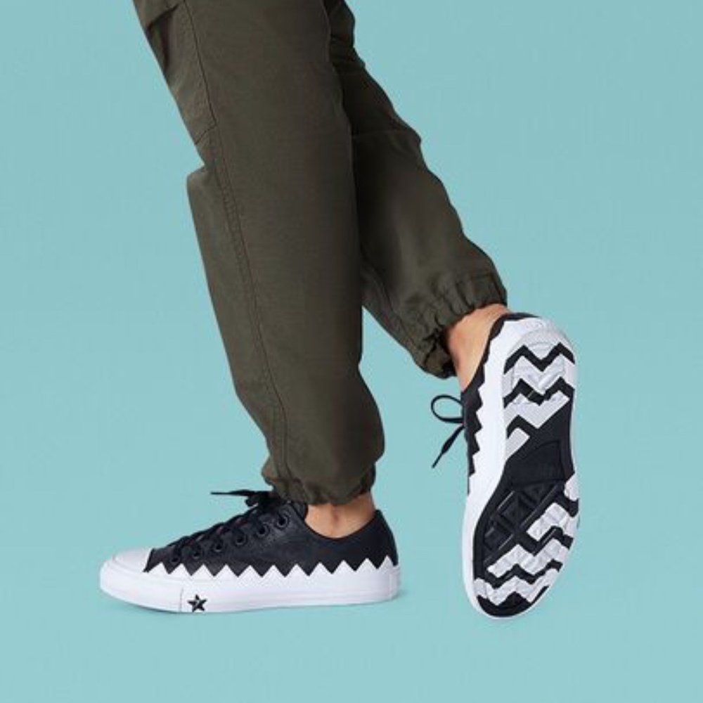 Converse CTAS Mission Black White Sneakers